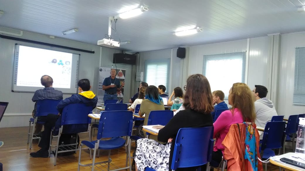 palestrante Sala Didática Ubatuba projeto Luigi.jpg